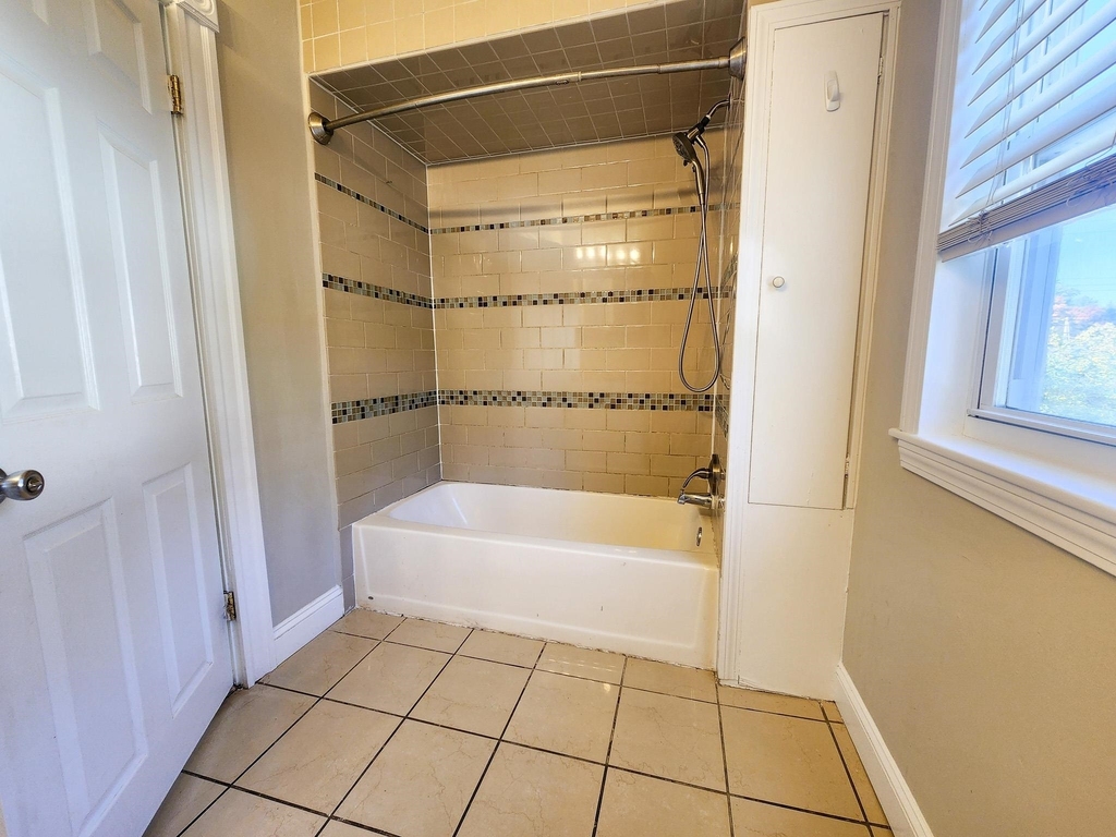141 Amherst - Photo 10