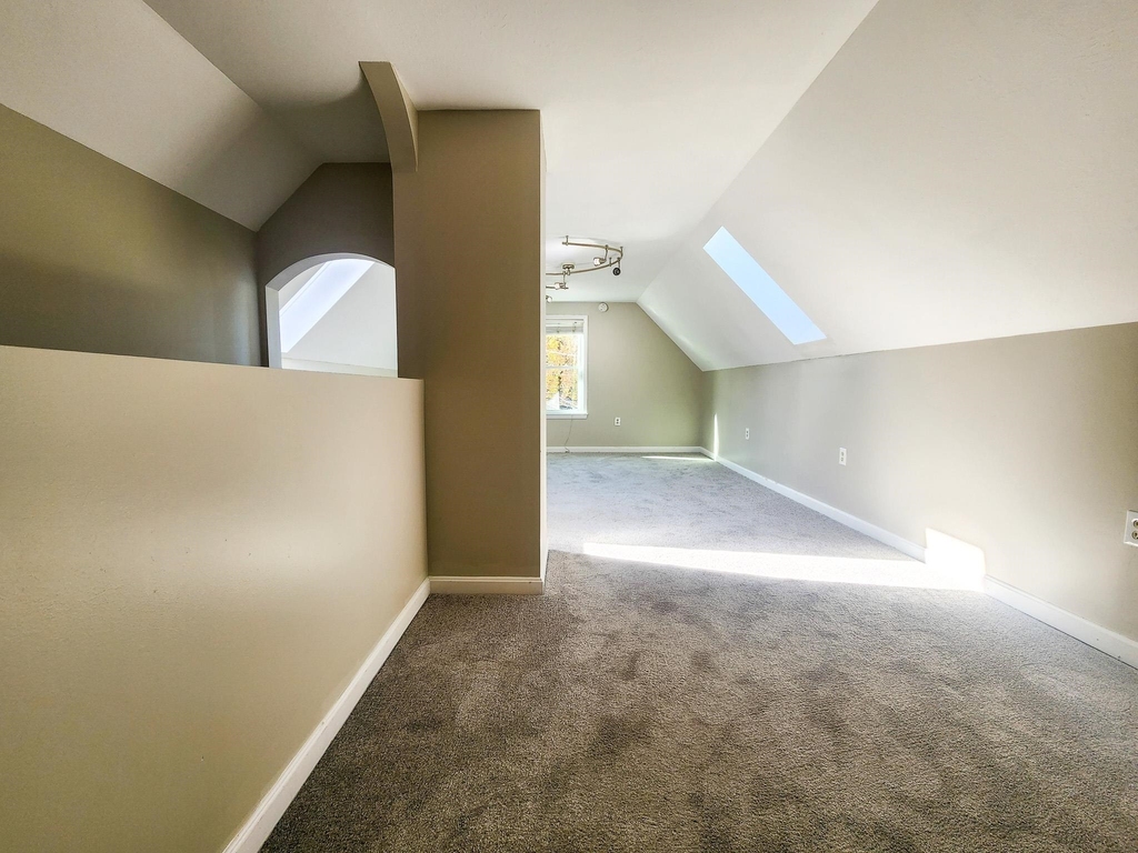 141 Amherst - Photo 11
