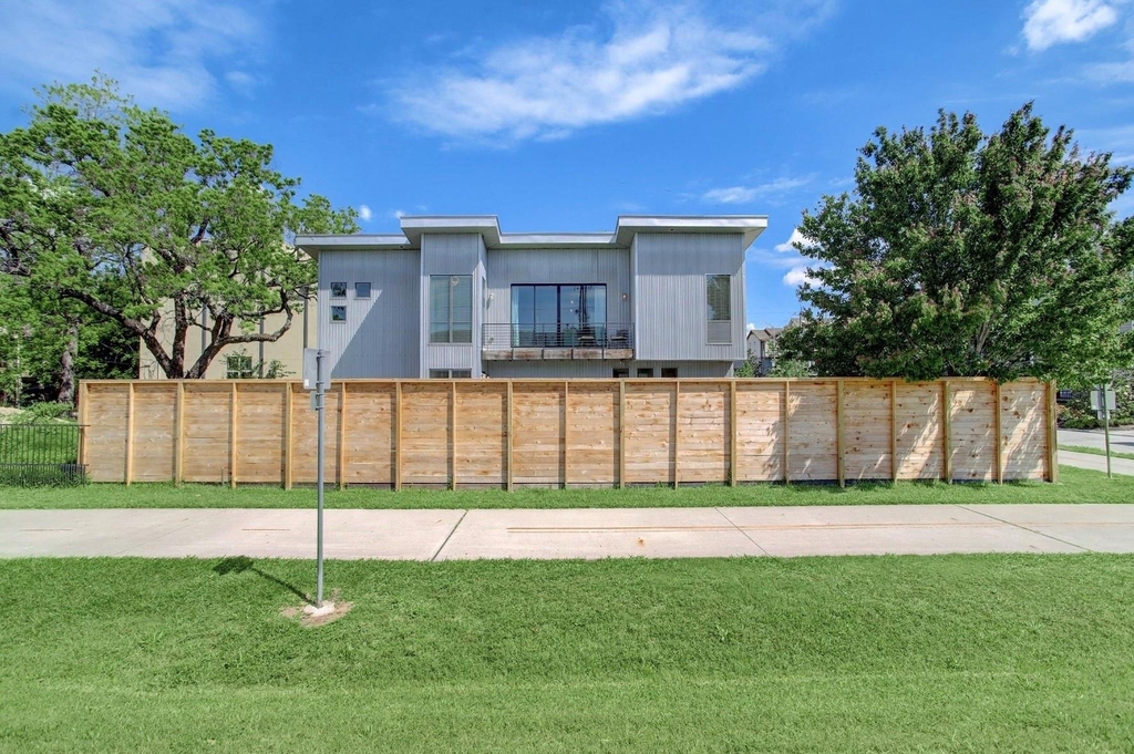705 Nicholson Street - Photo 38