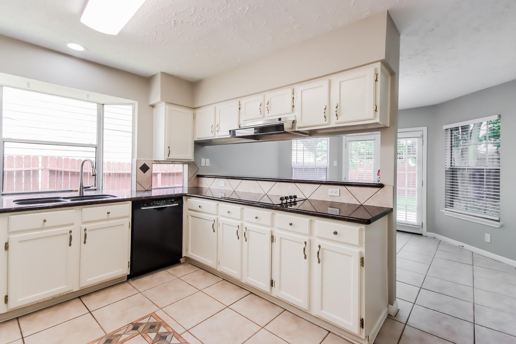 5414 Garden Village Drive - Photo 4