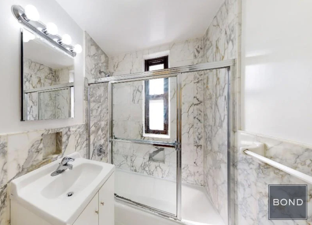 East 78th St & York Ave - Photo 6