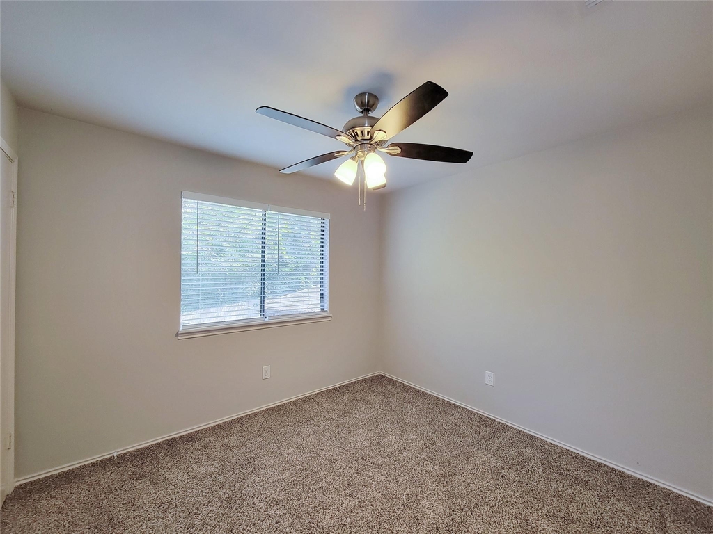 80 Fallenstone Drive - Photo 10