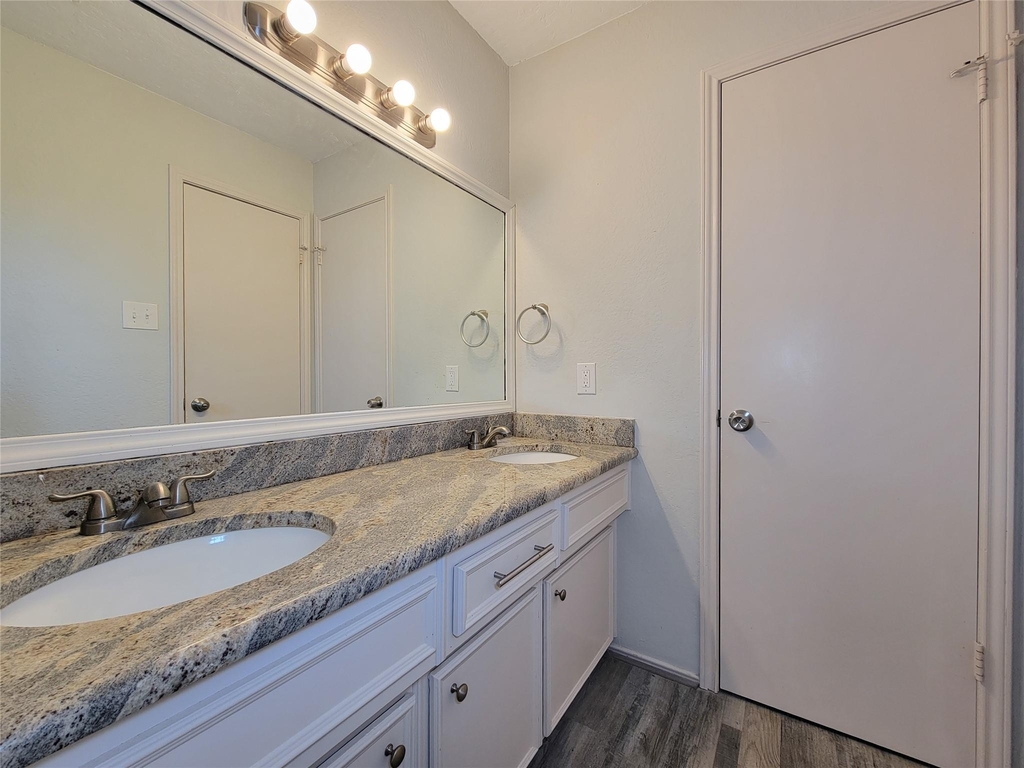 80 Fallenstone Drive - Photo 4