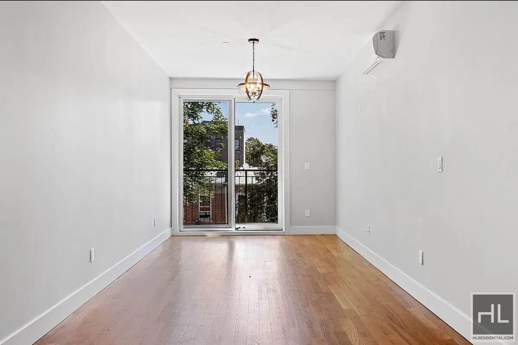 Nostrand Avenue - Photo 1