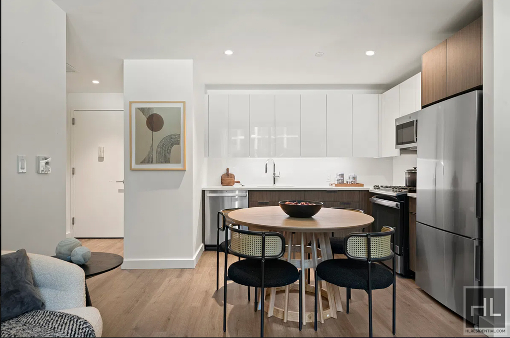 90th Avenue - Photo 2