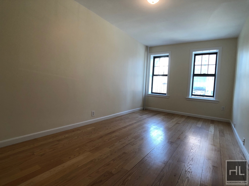 West 11th Street - Photo 3