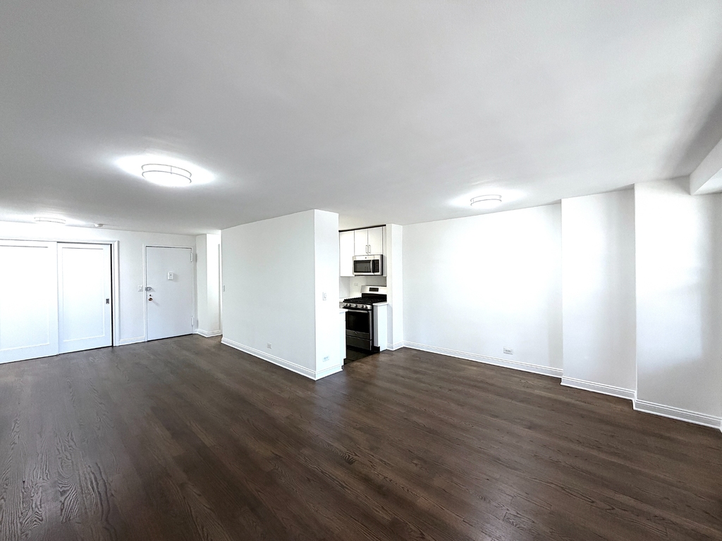 East 82nd Street - Photo 0