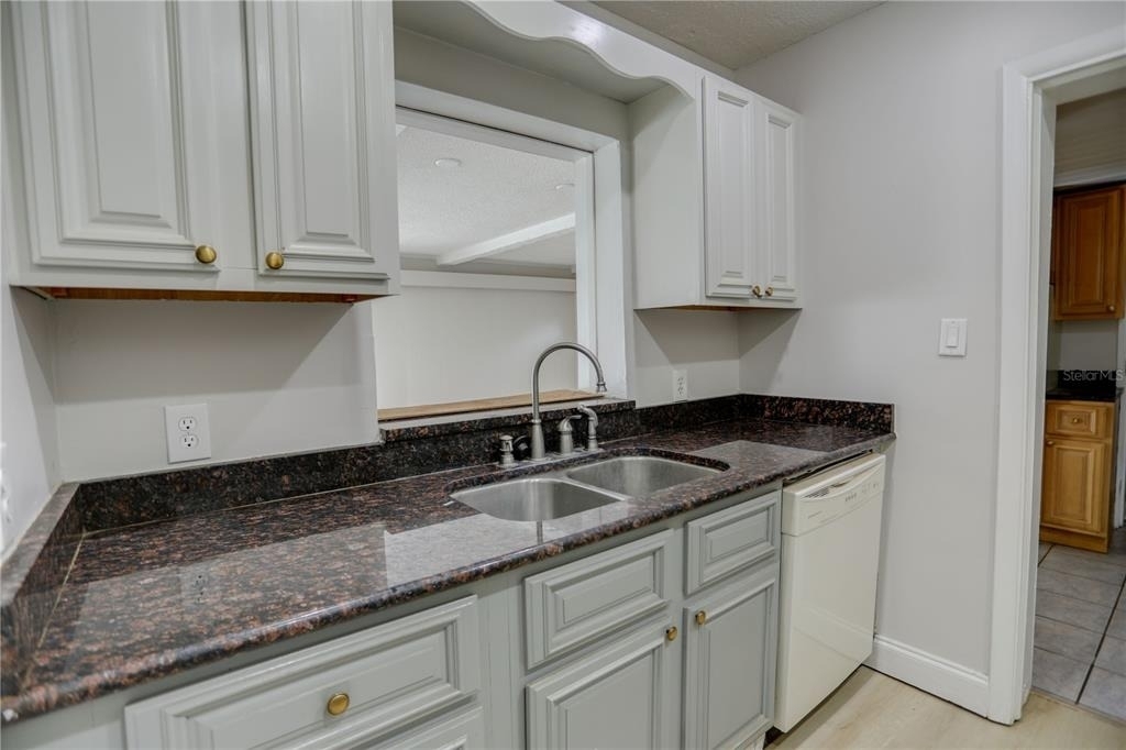 3320 Lila Drive - Photo 3
