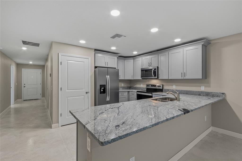 921 E Clifford Avenue - Photo 7