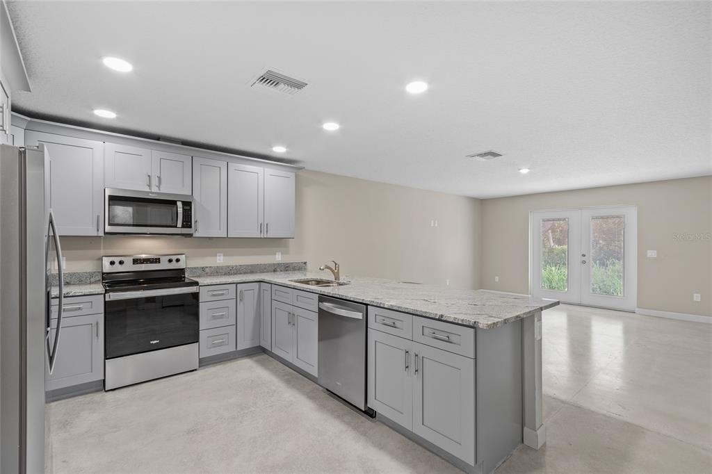 921 E Clifford Avenue - Photo 6