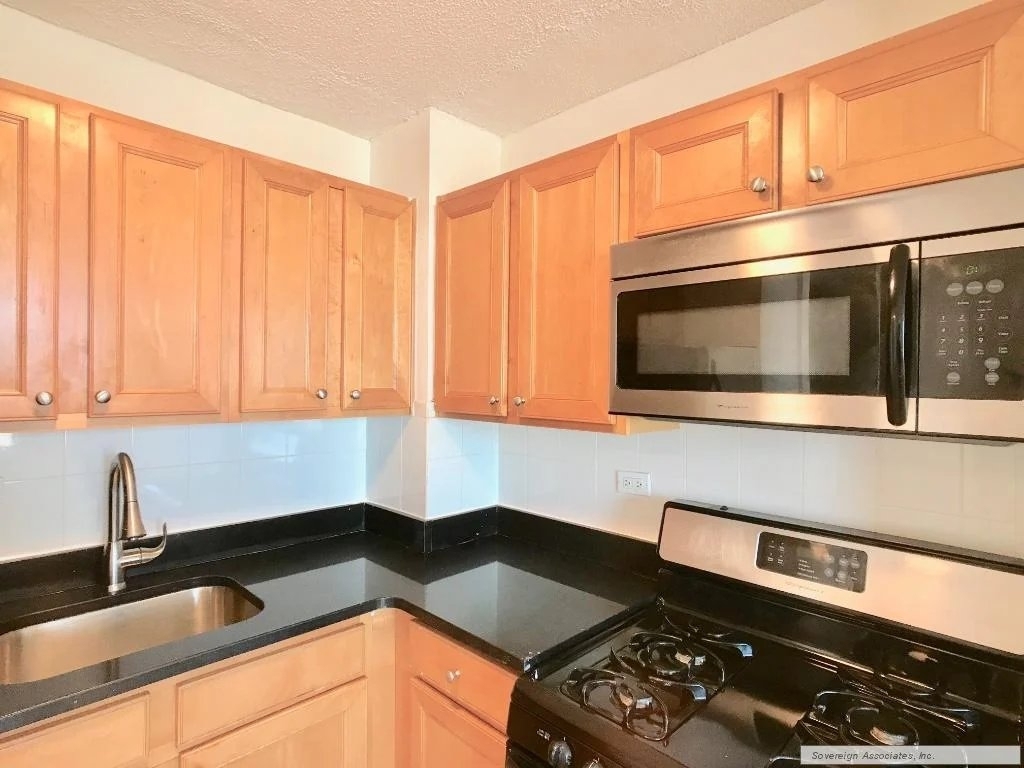 3333 Broadway - Photo 7