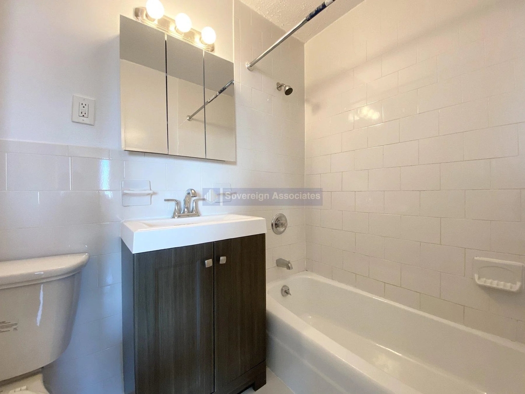 3333 Broadway - Photo 3