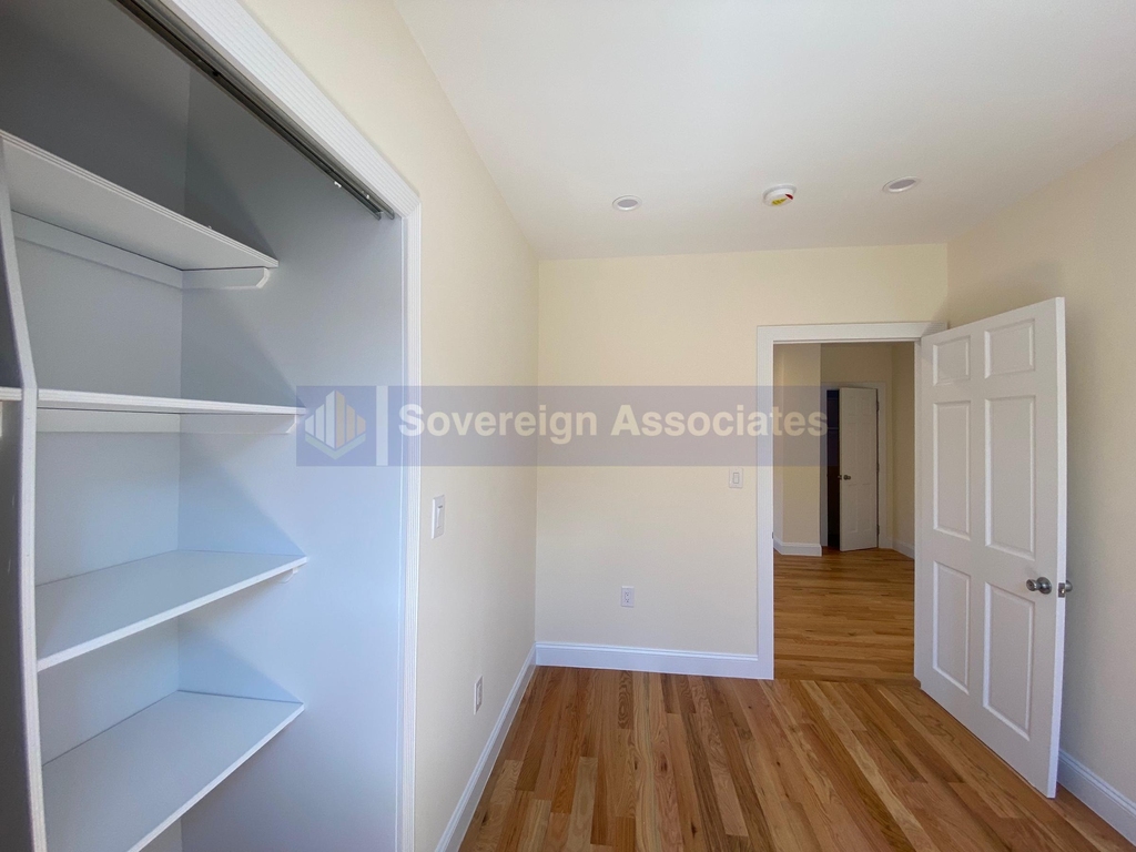 686 West 204th Street - Photo 10