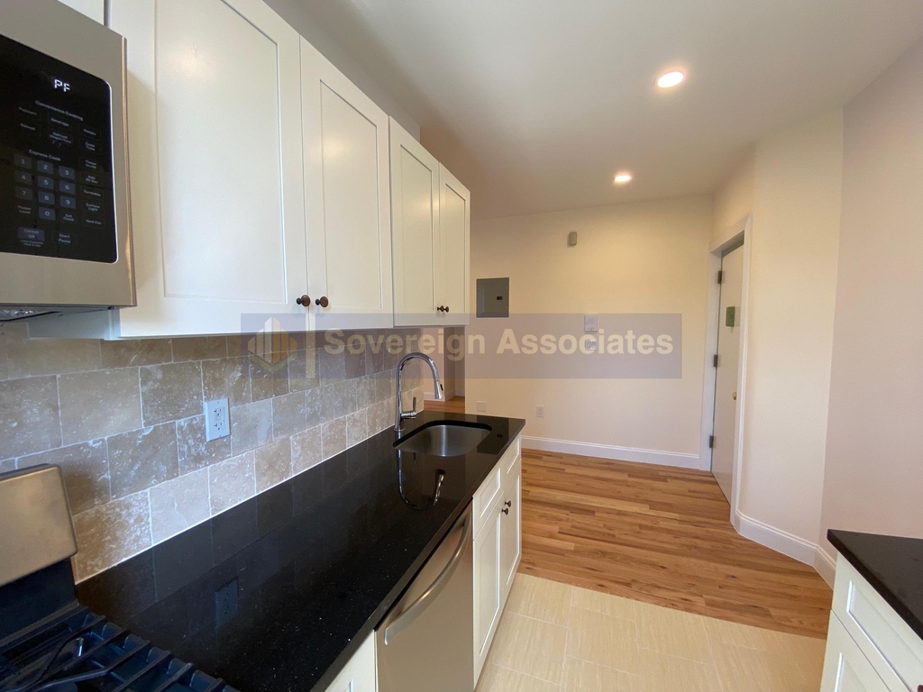 686 West 204th Street - Photo 3