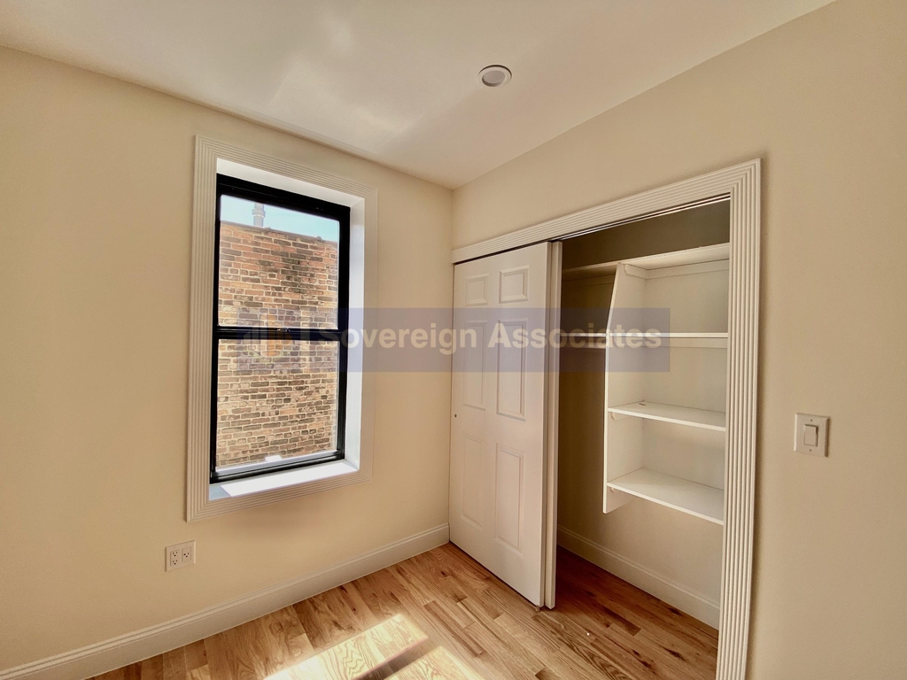 686 West 204th Street - Photo 9