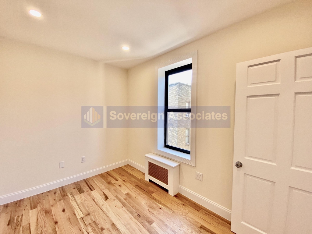 686 West 204th Street - Photo 13