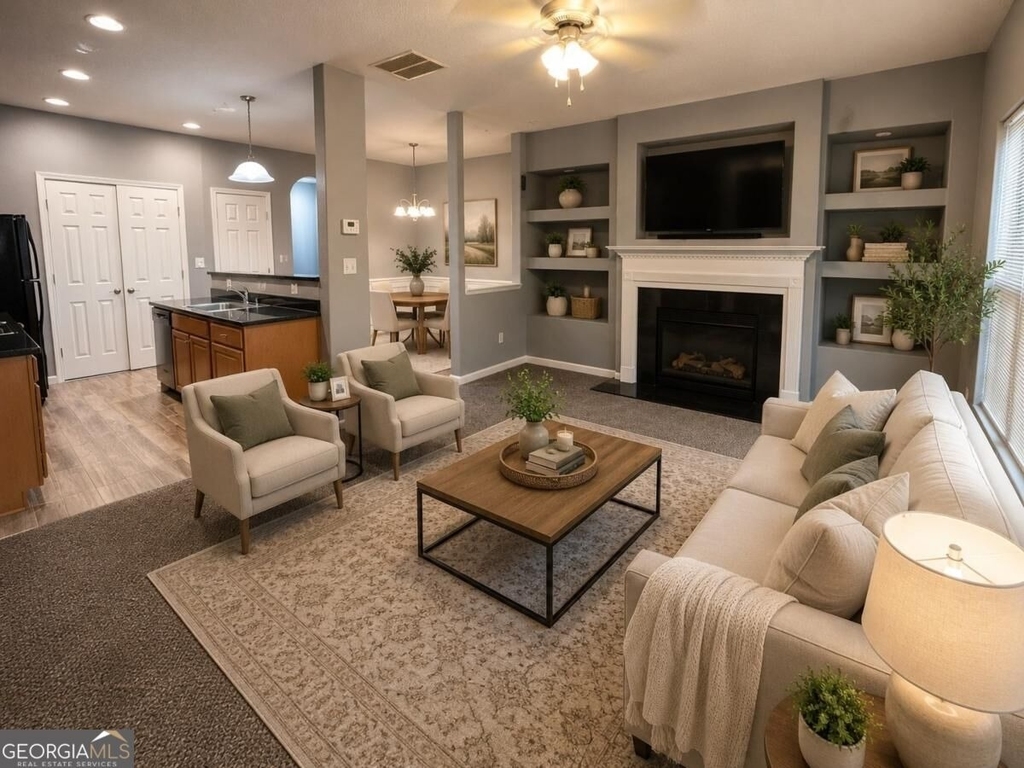 549 Maggie Lane - Photo 4