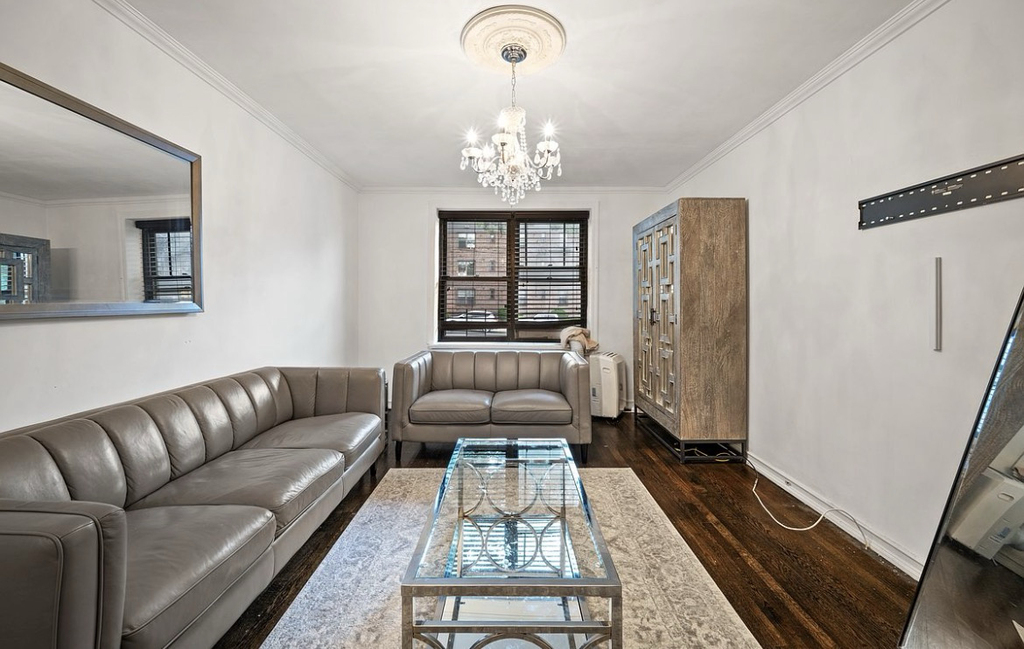76-9 Ditmars Boulevard - Photo 2