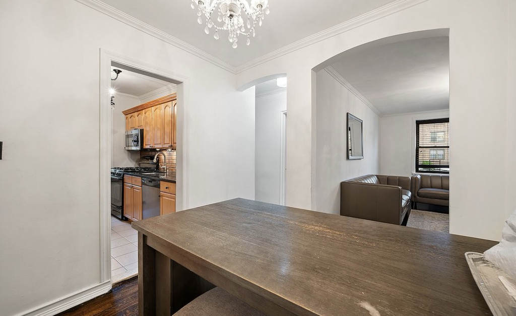 76-9 Ditmars Boulevard - Photo 8