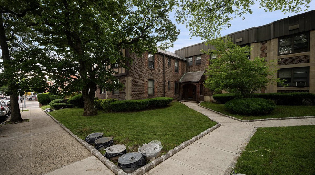 76-9 Ditmars Boulevard - Photo 12