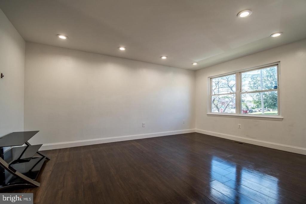 8308 Shady Grove Circle - Photo 19