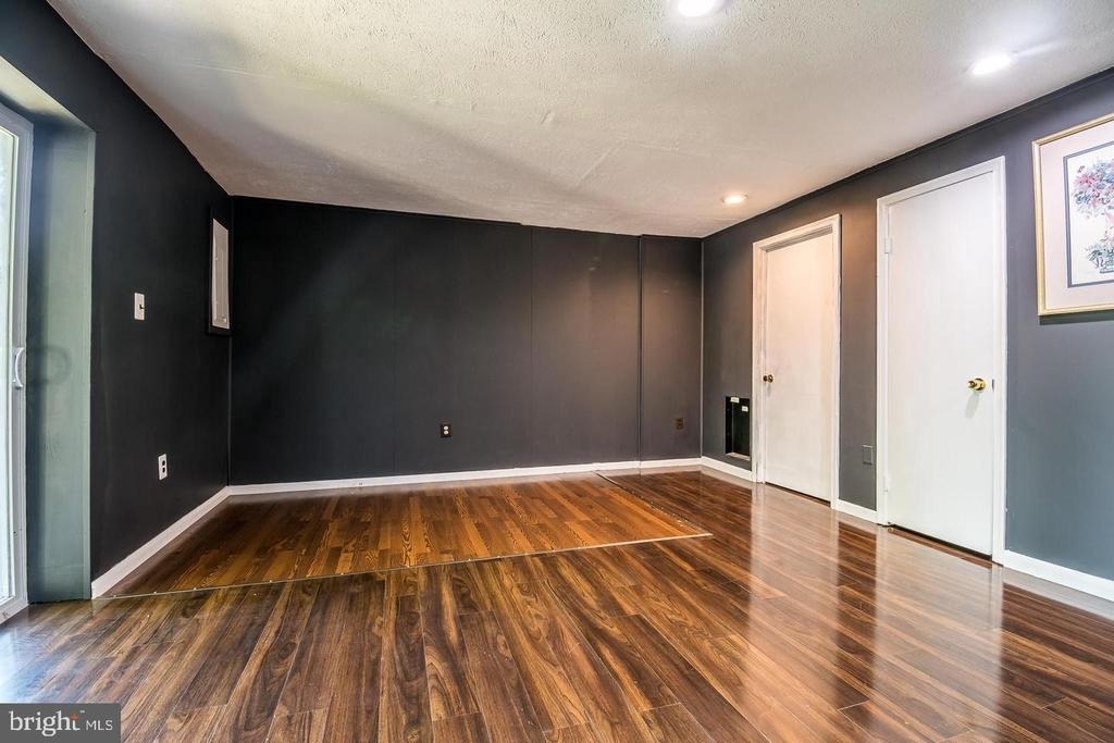 8308 Shady Grove Circle - Photo 11