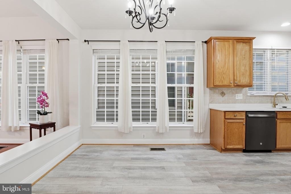 5658 Lierman Circle - Photo 10