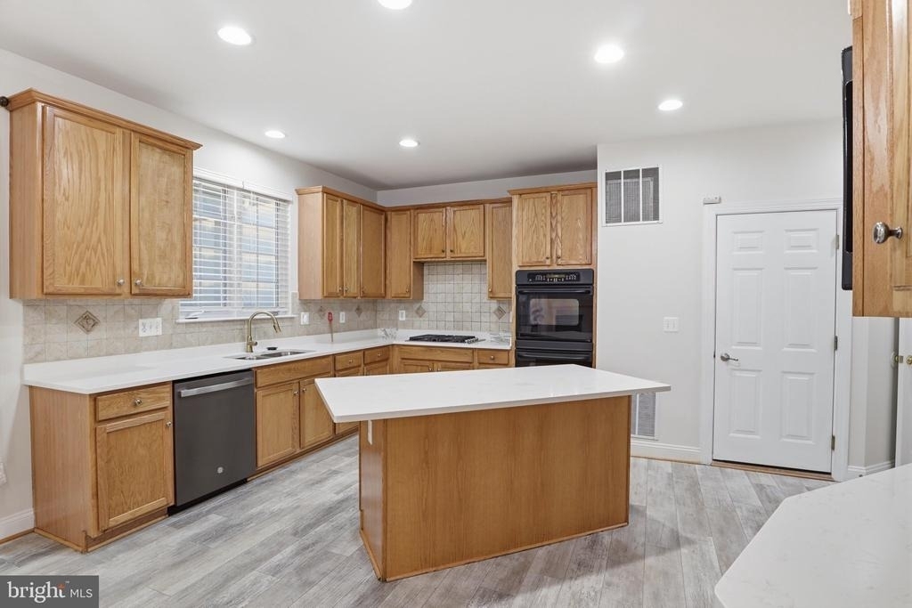 5658 Lierman Circle - Photo 9