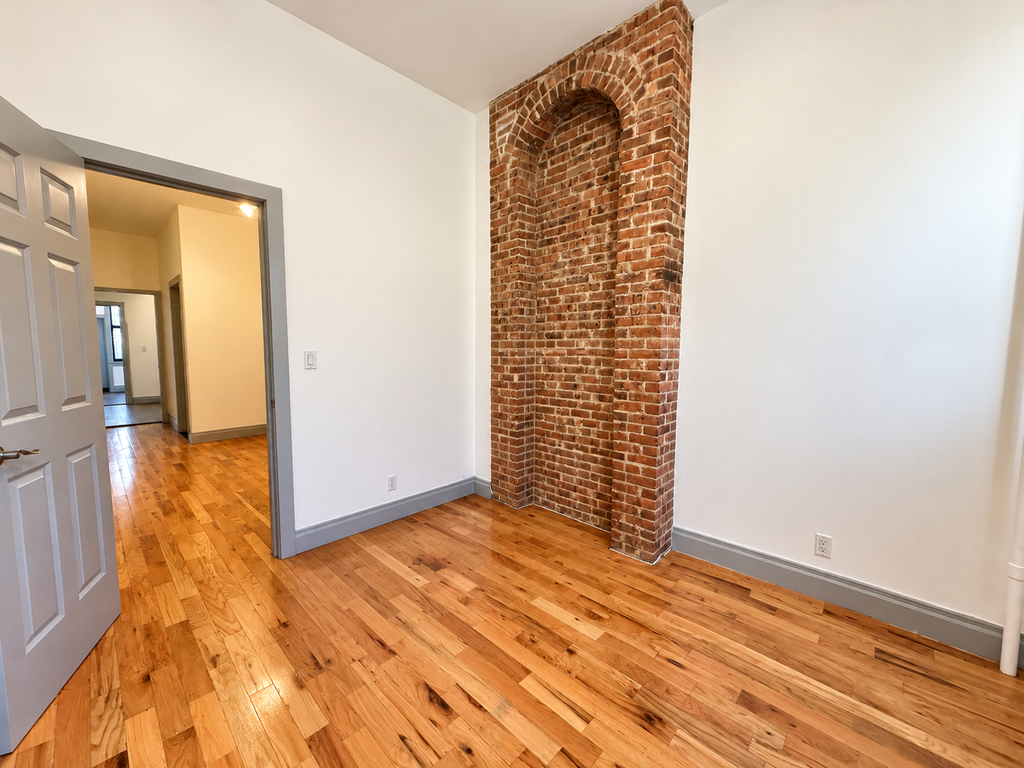 292 Harman Street - Photo 3