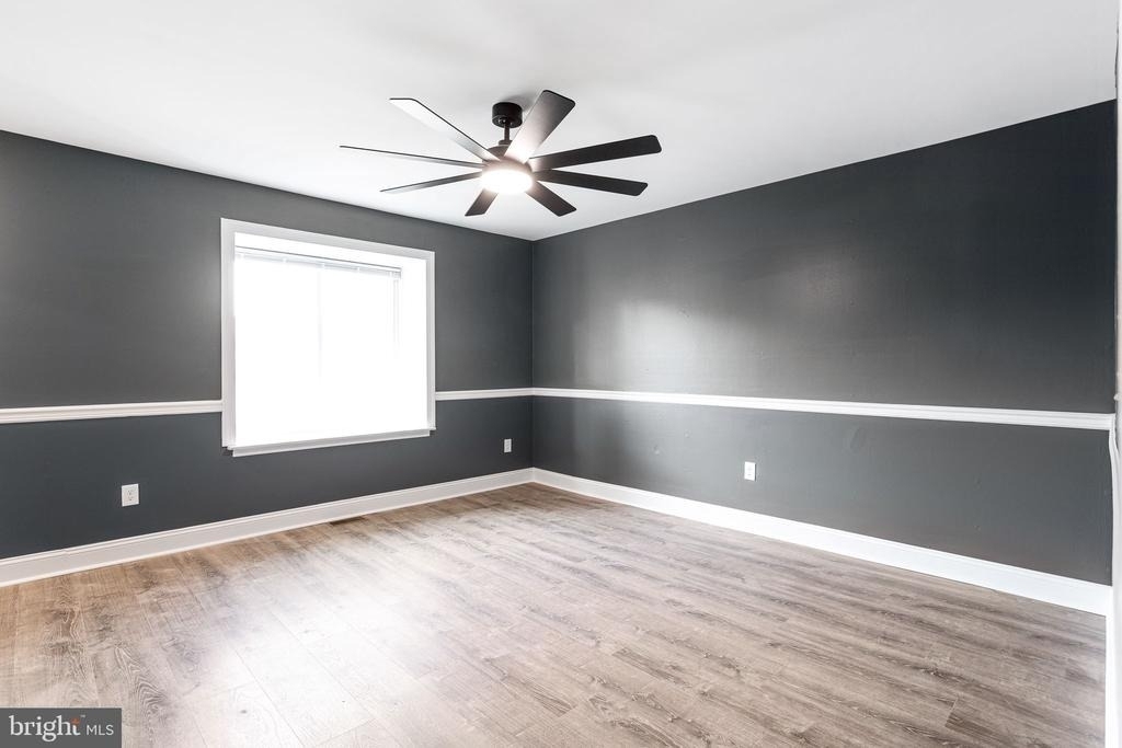 352 Hawthorne Street - Photo 16