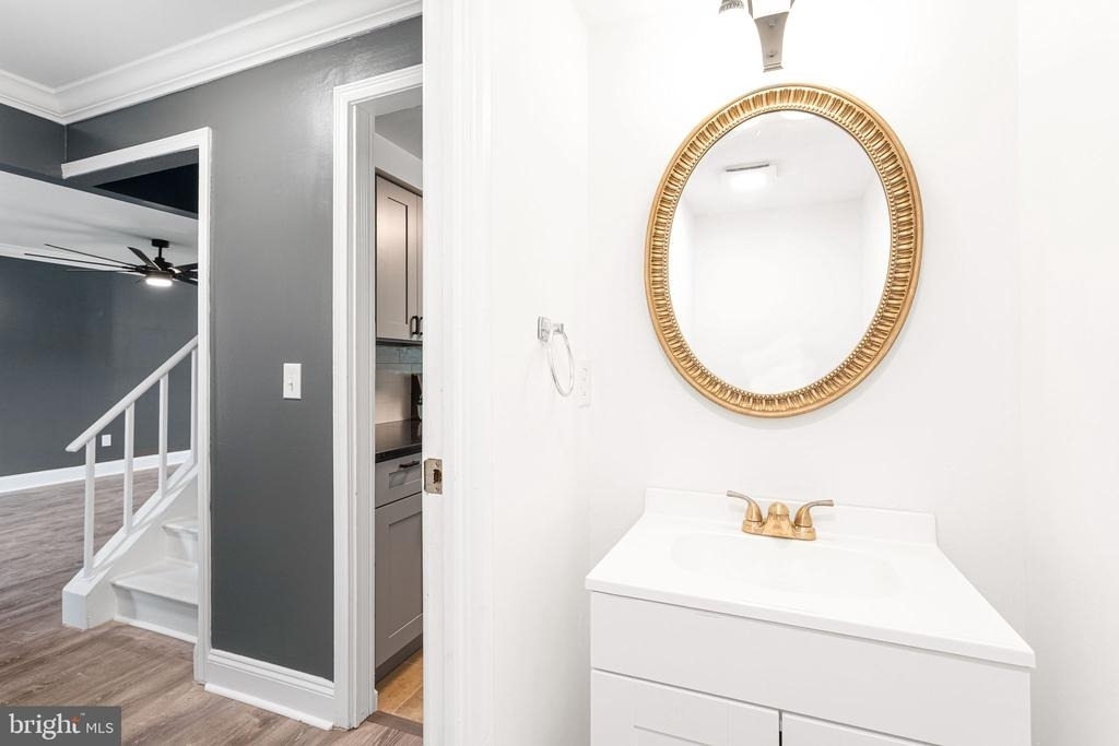 352 Hawthorne Street - Photo 14