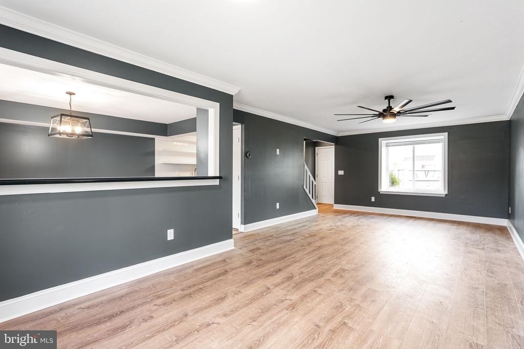 352 Hawthorne Street - Photo 6