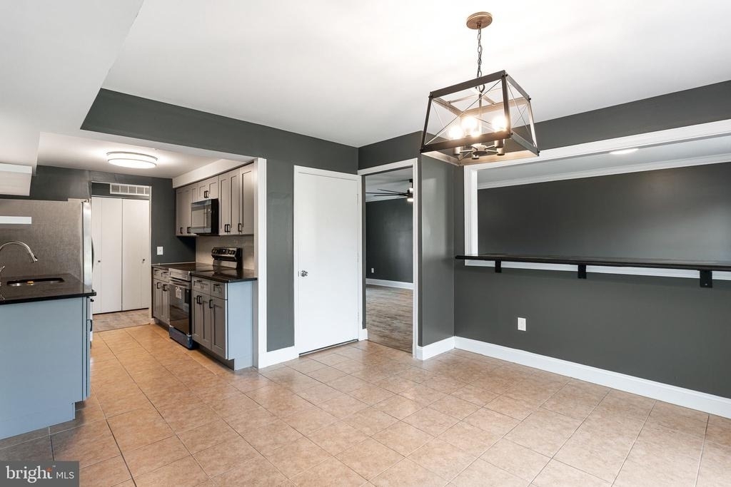 352 Hawthorne Street - Photo 10