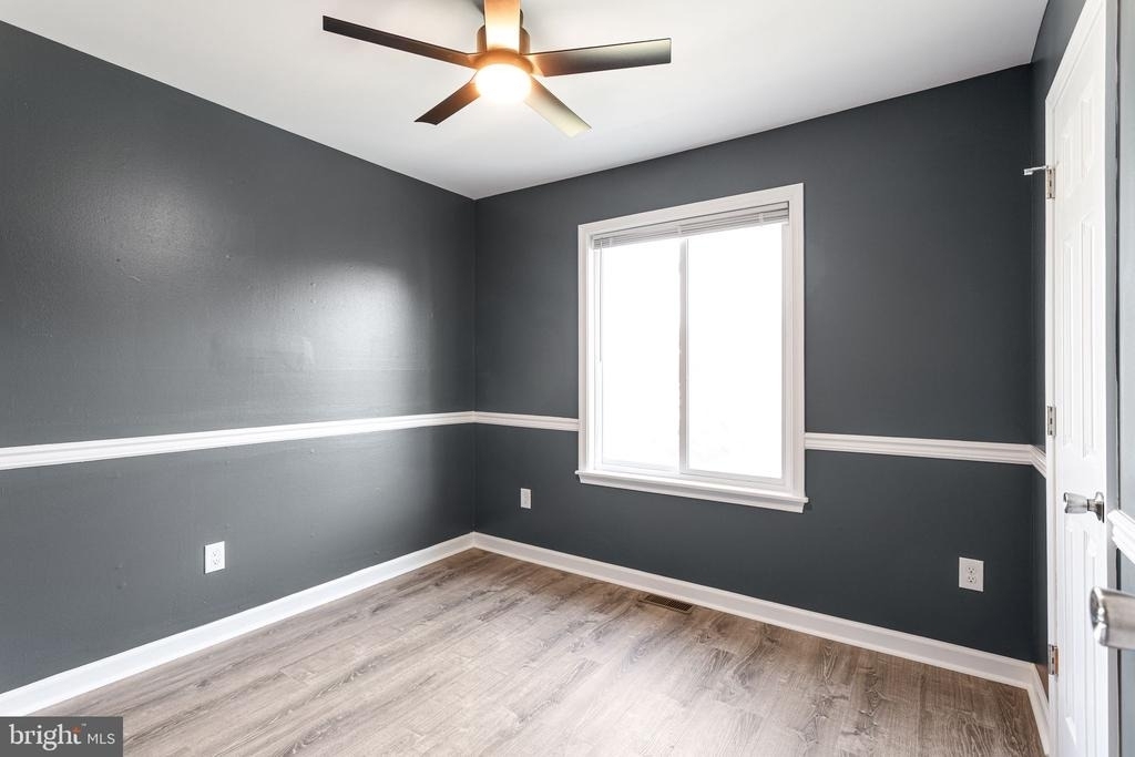 352 Hawthorne Street - Photo 24