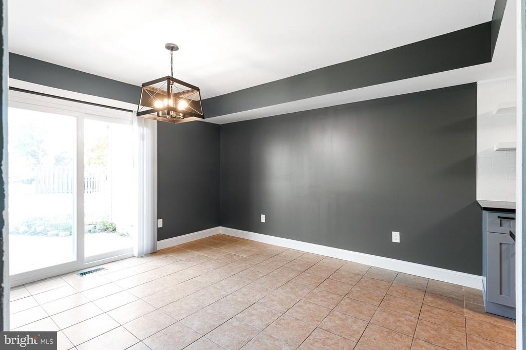 352 Hawthorne Street - Photo 9
