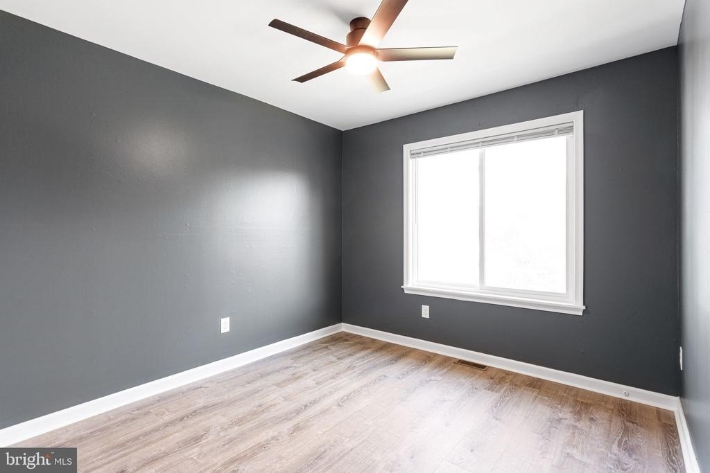 352 Hawthorne Street - Photo 20