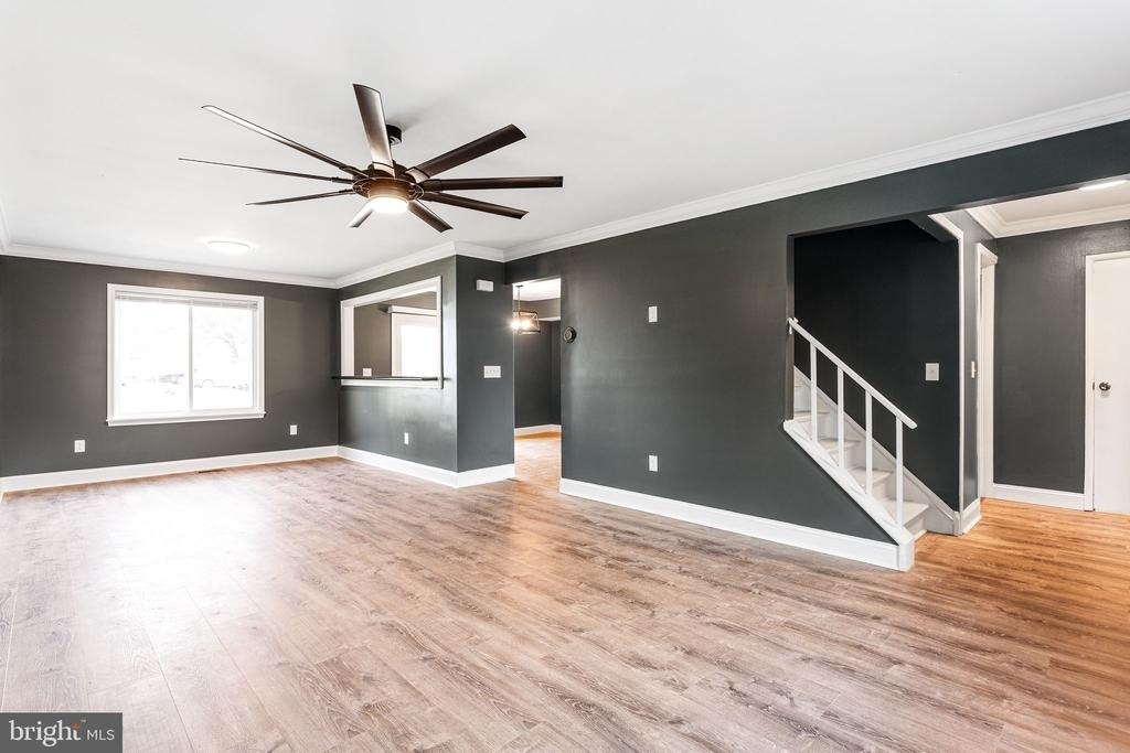 352 Hawthorne Street - Photo 5