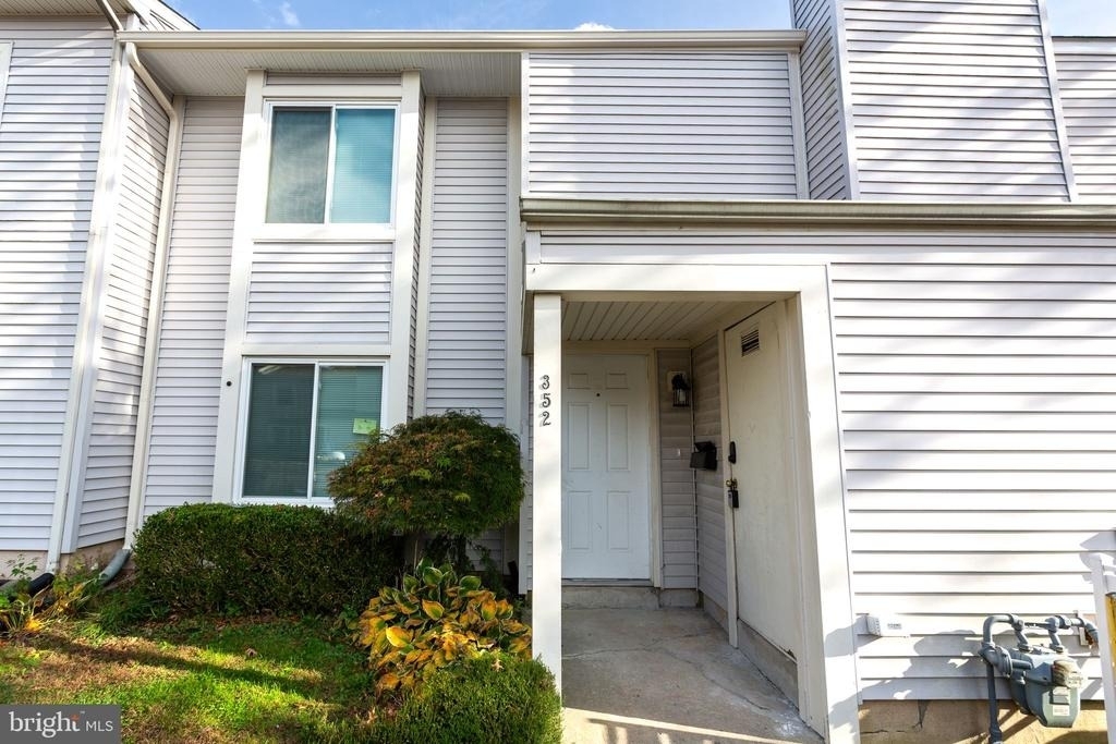 352 Hawthorne Street - Photo 27