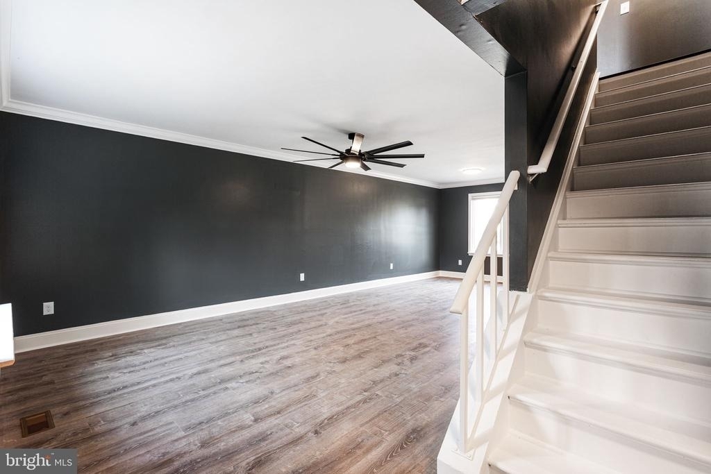 352 Hawthorne Street - Photo 4
