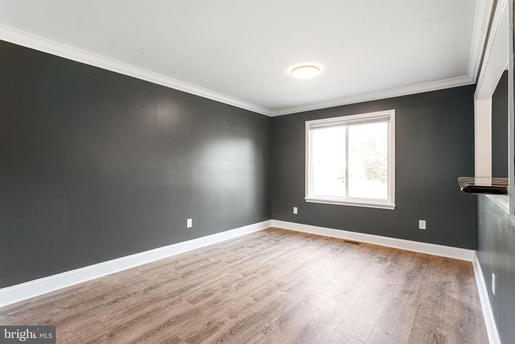 352 Hawthorne Street - Photo 7