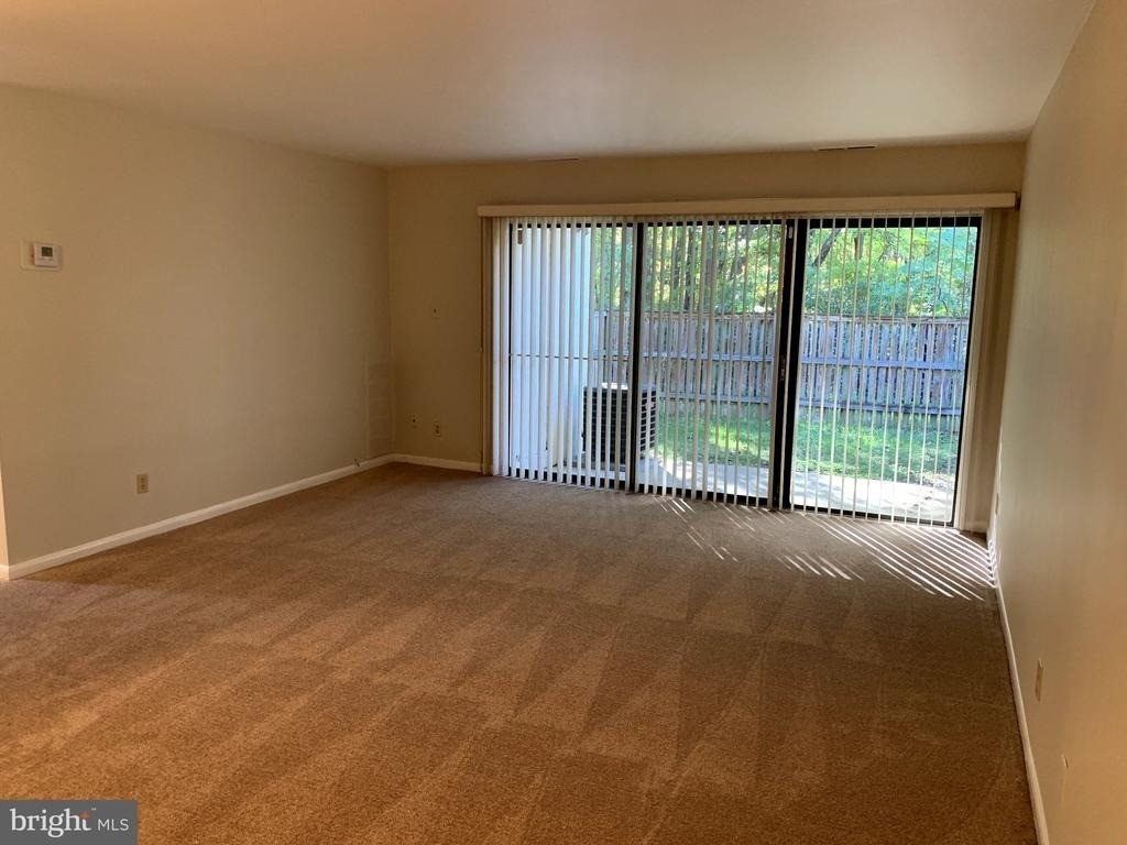 10105 Prince Place - Photo 0