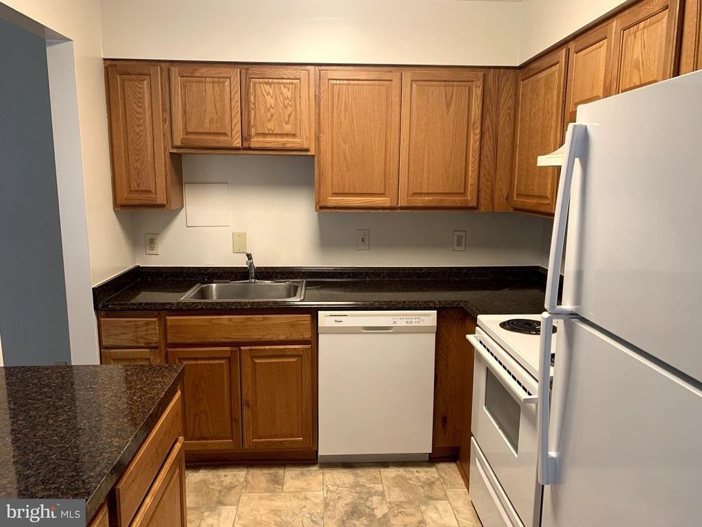 10105 Prince Place - Photo 4