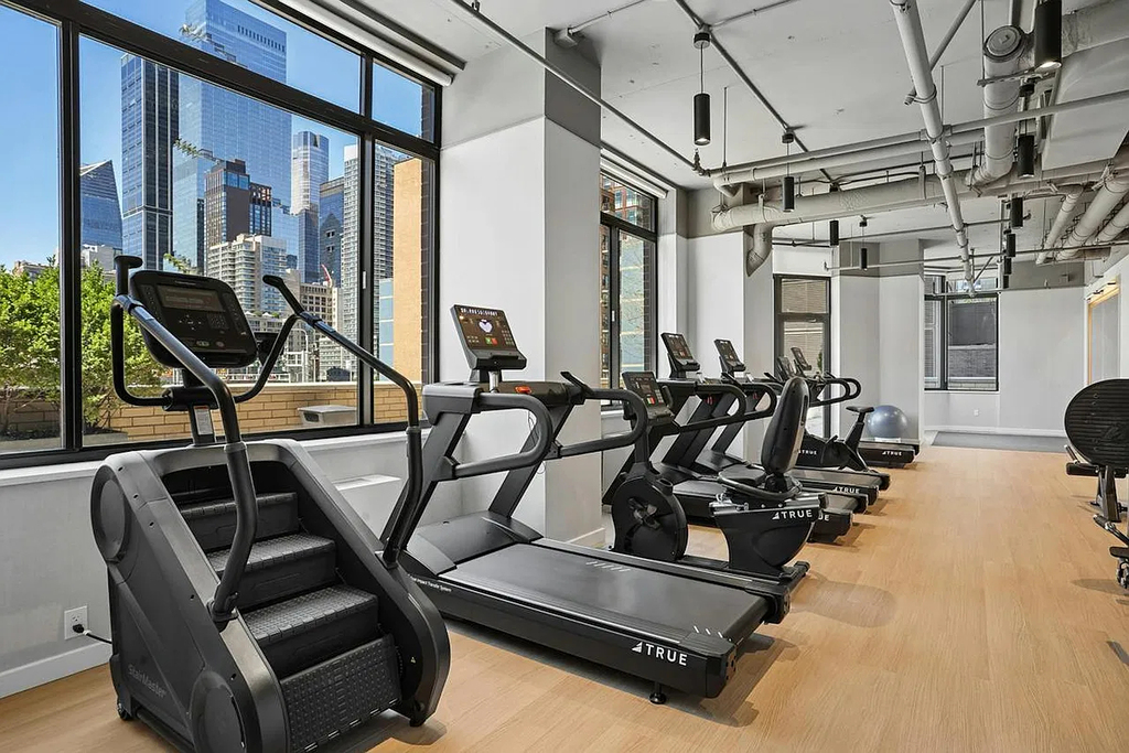 West 42nd Street - Photo 11