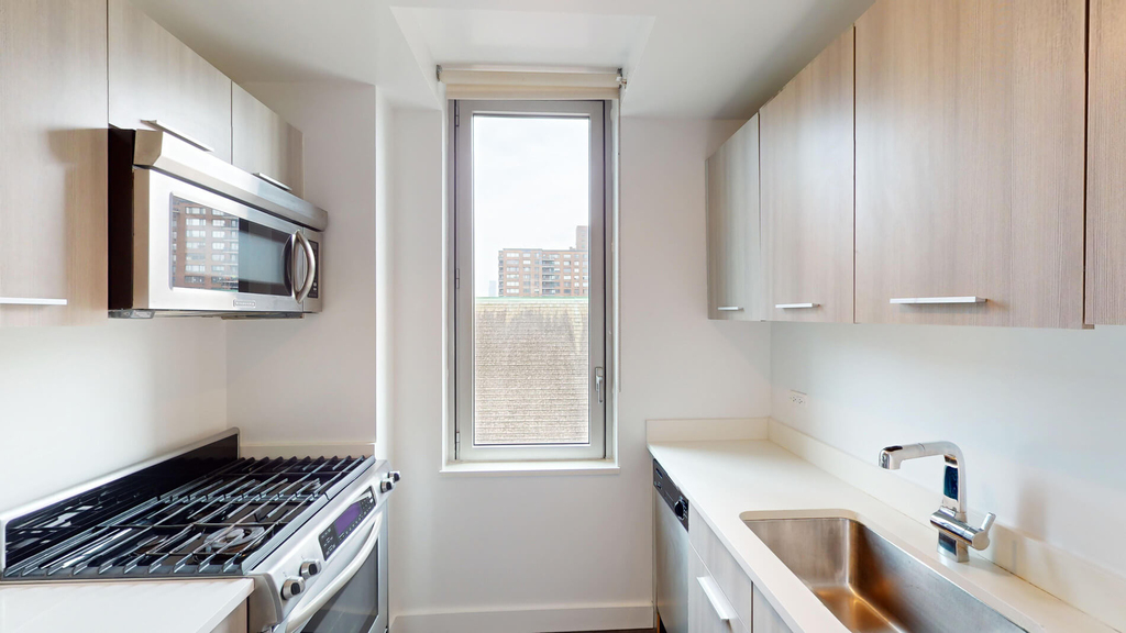 808 Columbus Ave - Photo 1
