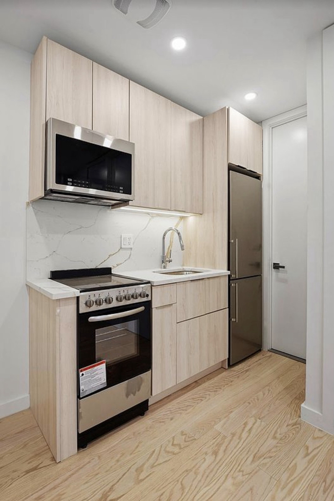 161 Prince Street - Photo 2