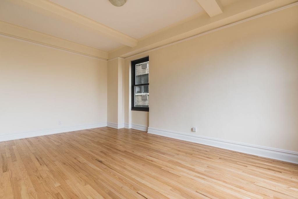 2nd Ave - Photo 9