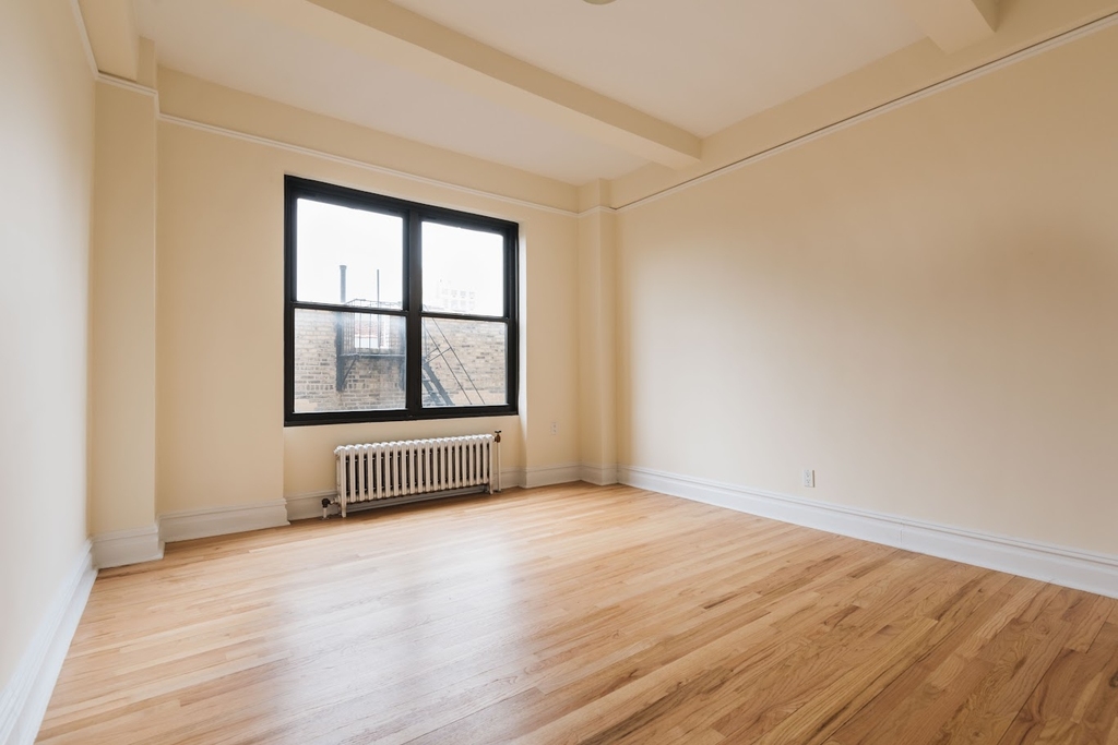 2nd Ave - Photo 5