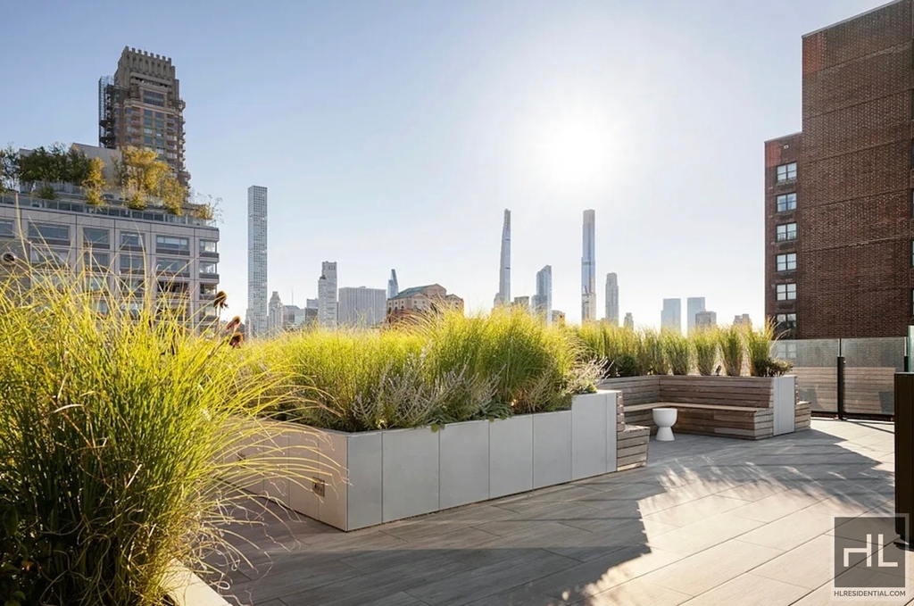 East 72nd Street - Photo 15