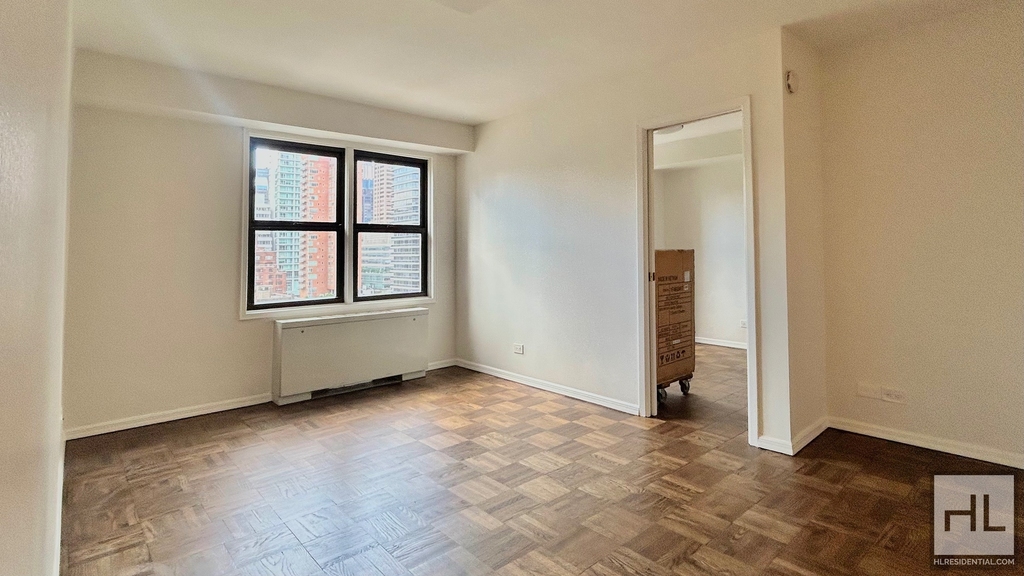 East 63 Street - Photo 0