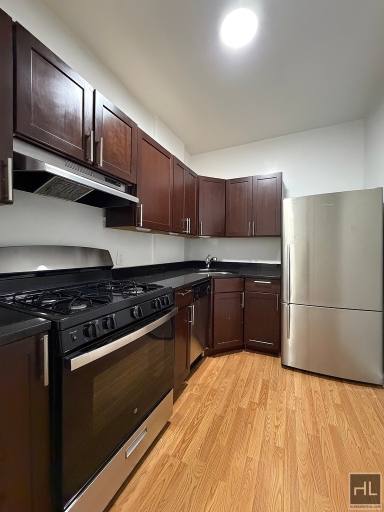 West 11th Street - Photo 2